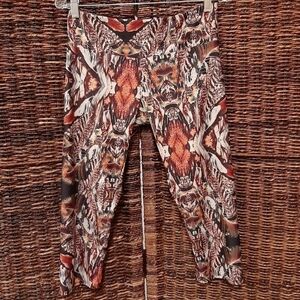 Onzie Medium/ Large Black Jamaica Feathers Yoga Crop Leggings Peacock Festival